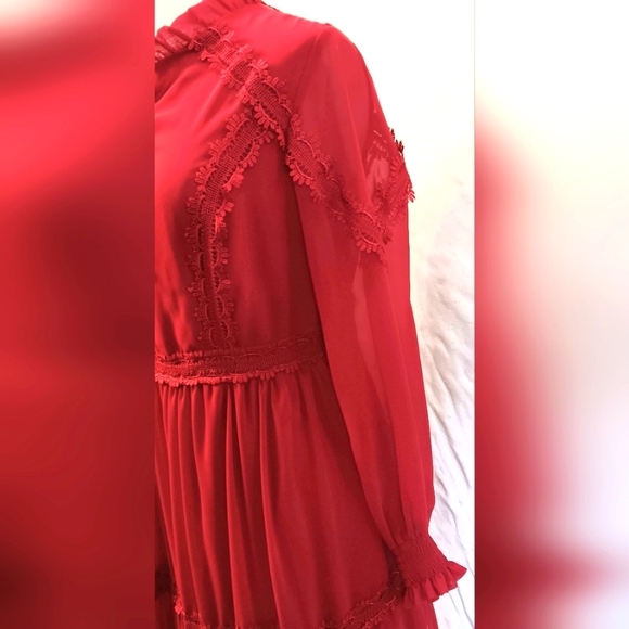 Beautiful red lace and ruffle poof sleeve, prairie peasant dress. Medium. Lilium - Picture 9 of 13